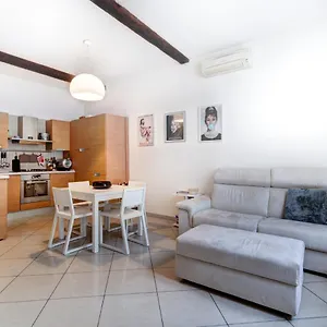 https://tovaglie-bilocale-centrale-fino-a-4-persone.emilia-romagnahotels.net