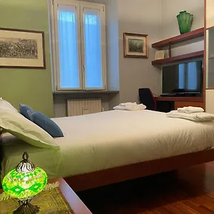 https://cozy-flat-mins-walk-to-navigli-and-metro-porta-genova-new.it-lombardy.com